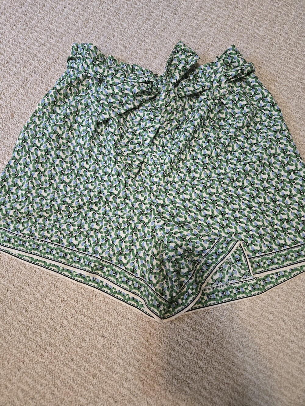 Max Studio Green Floral Tie-Waist High-Waist Shorts